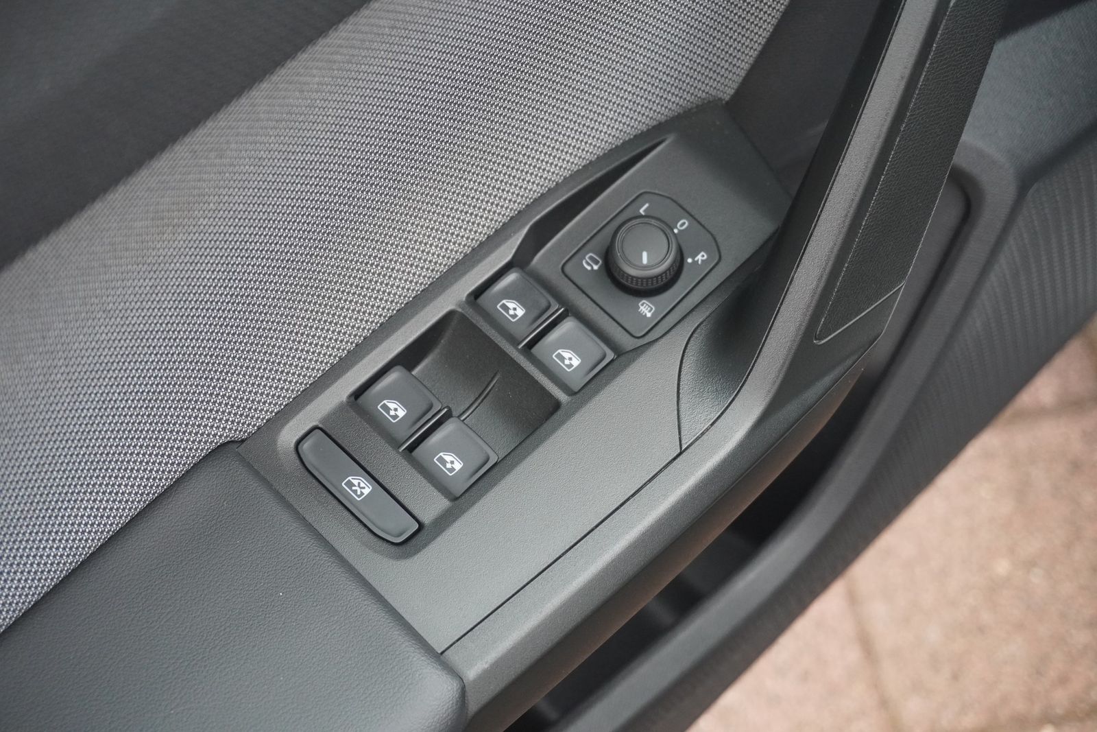 Seat Leon ST 2.0 TDI DSG LED Navi ACC DAB AHK Kamera