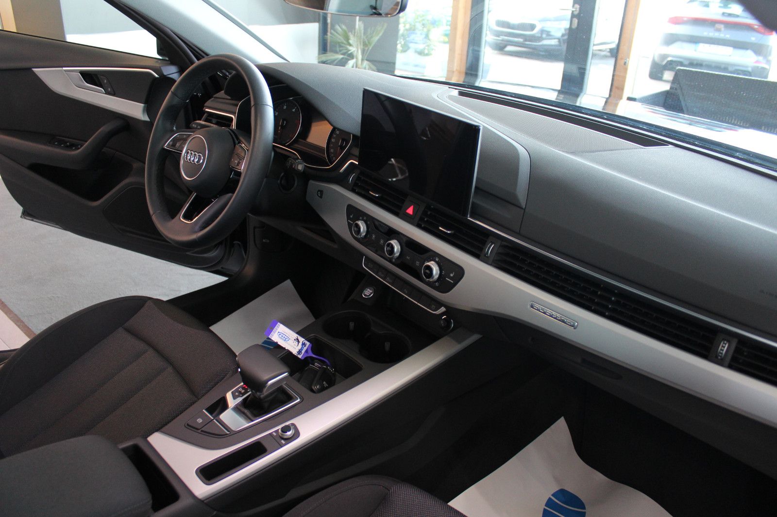 Audi A4 Avant 40 TDI quattro S tronic - Samsaru's Car Outlet