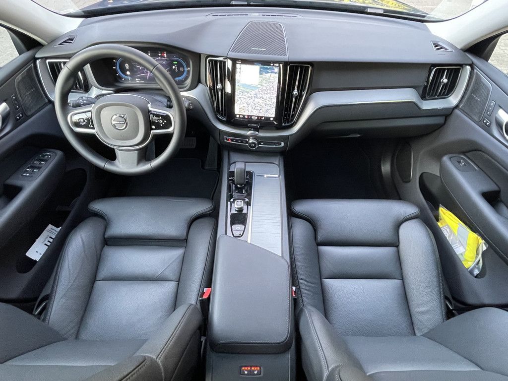 Volvo XC60 T6 Plus Dark Recharge Plug-In Hybrid AWD