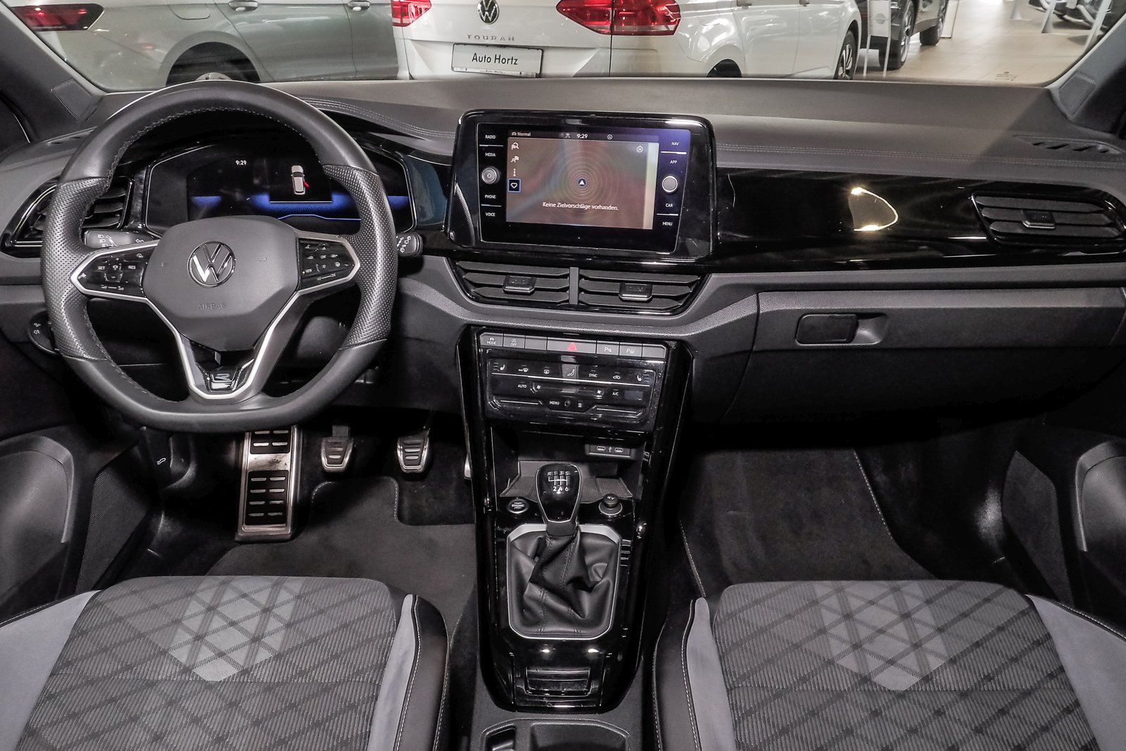 Volkswagen T-Roc R-Line 1.5 TSI - Samsaru's Car Outlet