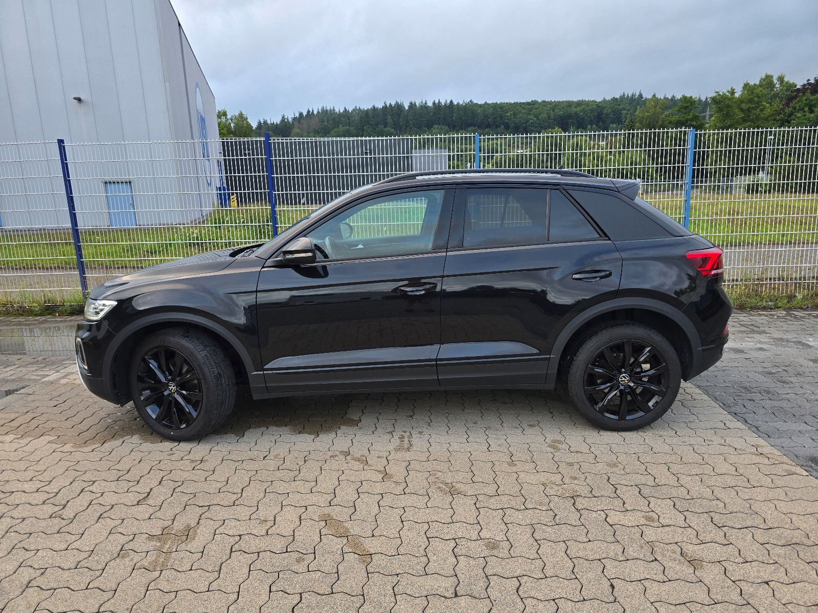 Volkswagen T-Roc 1.5 TSI Style Black - Samsaru's Car Outlet