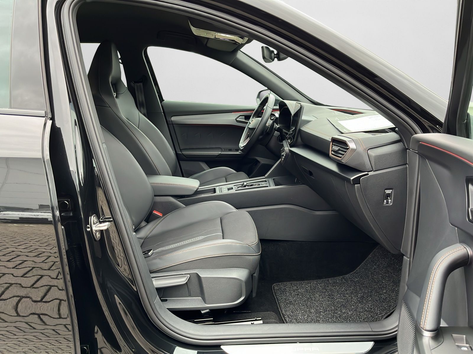 Cupra Formentor 2,0 TSI VZ DSG NAVI/AHK/LED/Front Asis