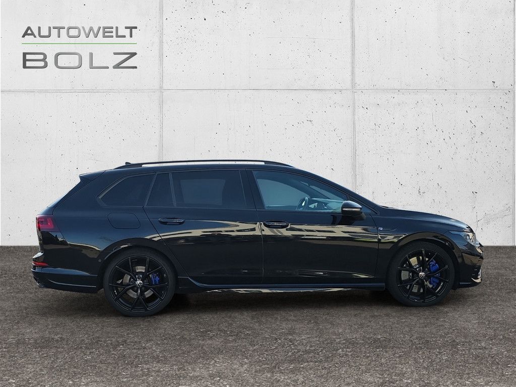 Volkswagen Golf VIII R Variant 2.0 TSI 4Motion HUD AHK PANO