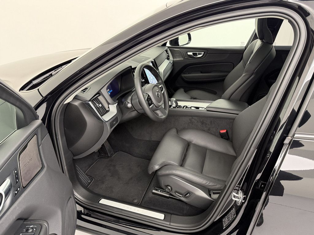 Volvo XC60 B5 AWD Ultra Dark *AHK*21-Zoll*360°*Luft-Fa