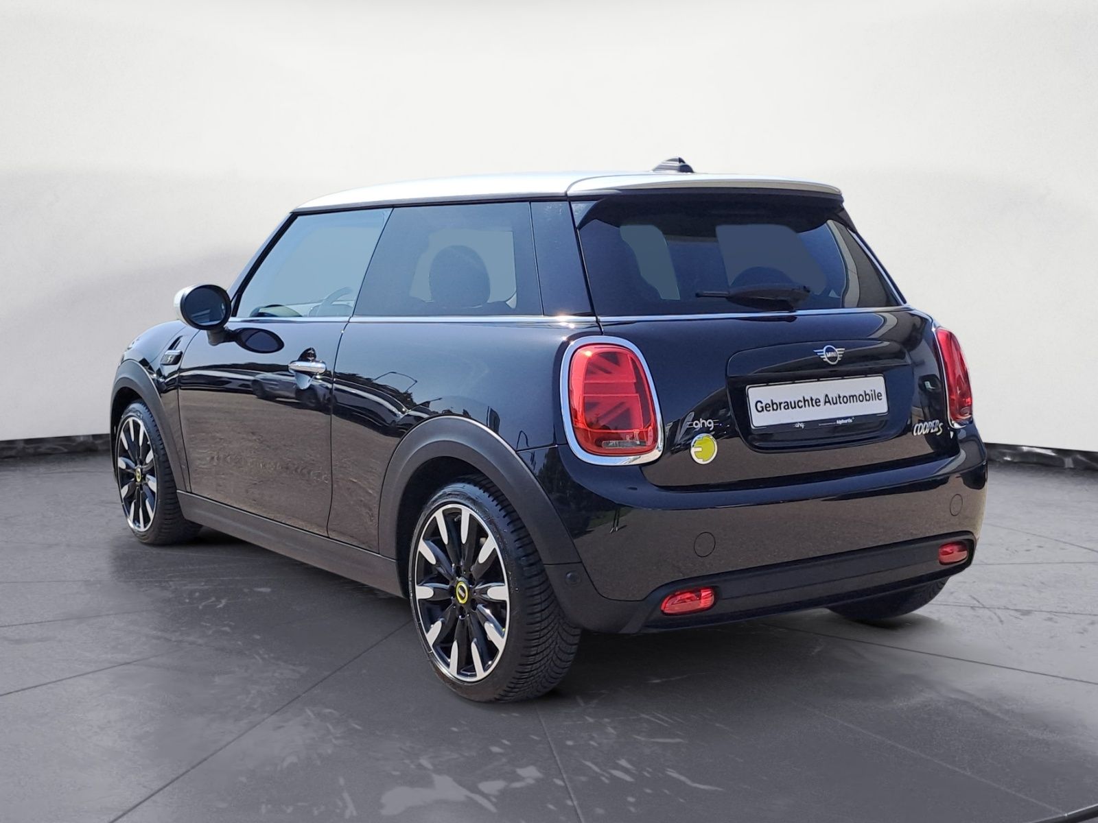 MINI Cooper SE Classic - Samsaru's Car Outlet