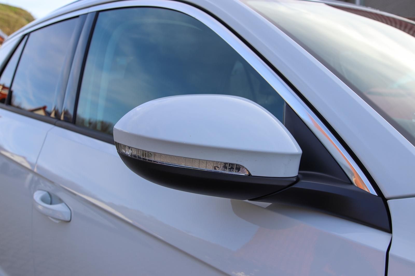 Volkswagen T-Roc 1.5 TSI Life DSG - Samsaru's Car Outlet