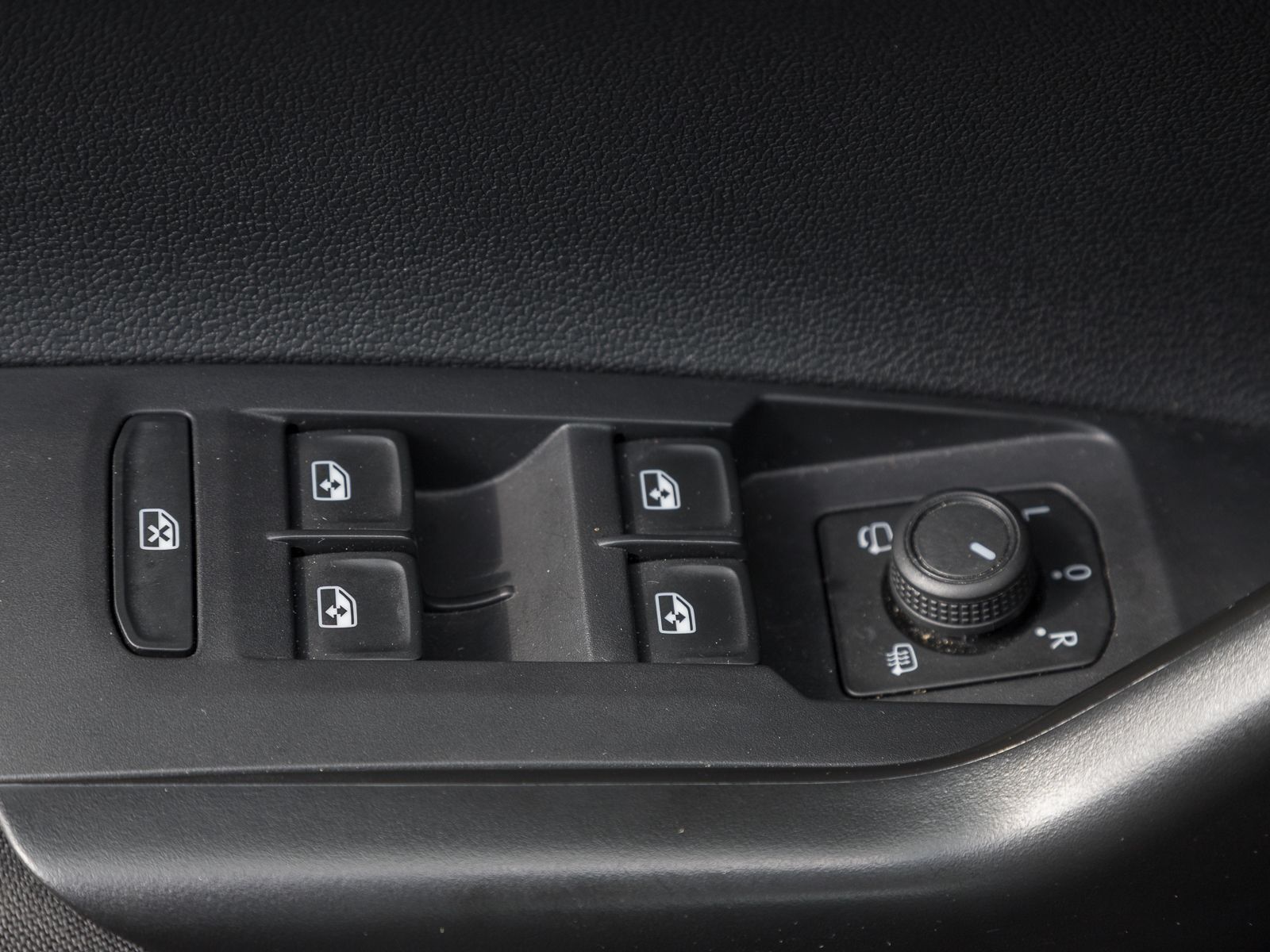 Volkswagen Taigo 1.0 TSI DSG LIFE - Samsaru's Car Outlet