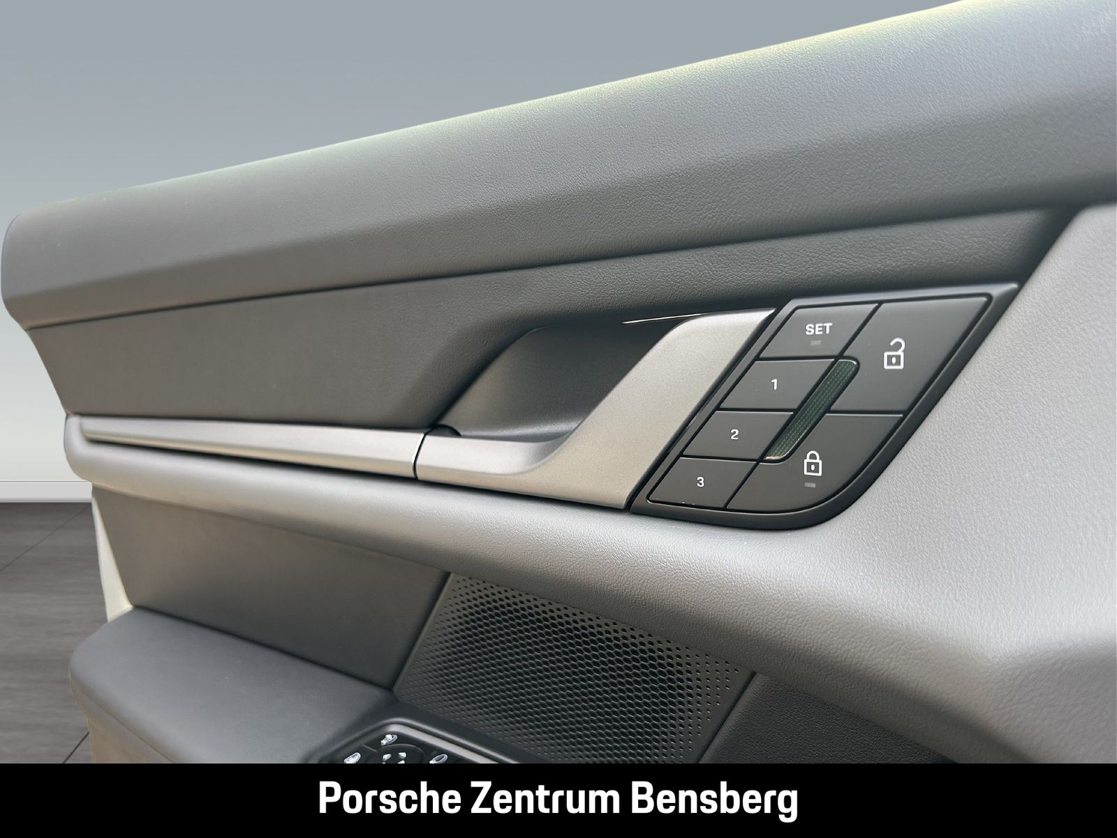 Porsche Taycan 4 Cross Turismo