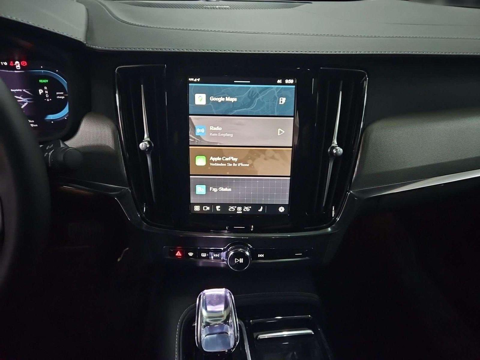 Volvo S90 Ultimate Dark Recharge Plug-In Hybrid AWD