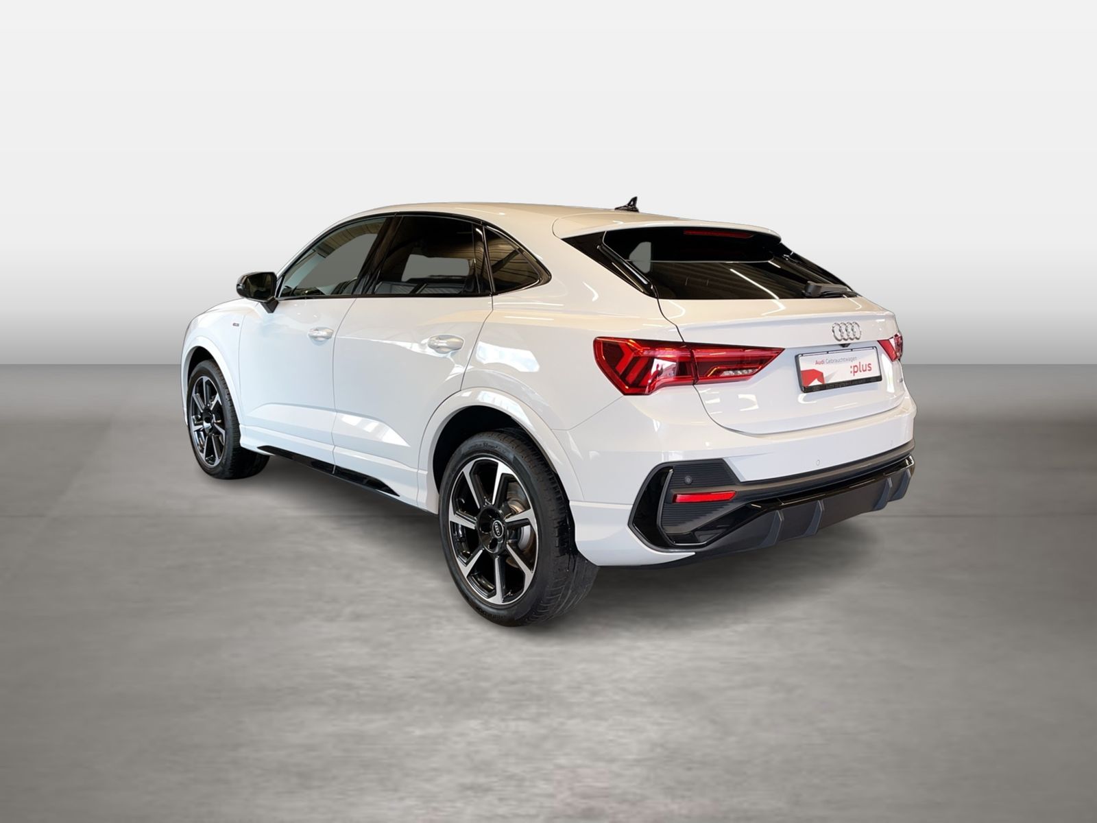 Audi Q3 Sportback 40 TFSI quattro S line - Samsaru's Car Outlet