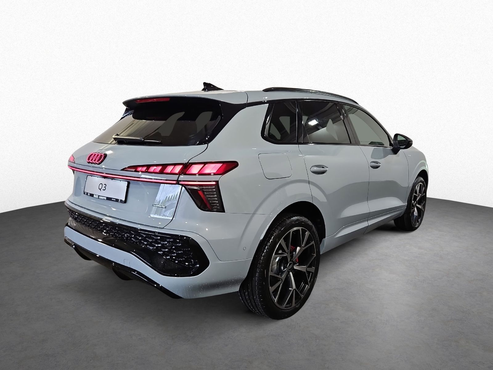 Audi Q3 SUV quattro  *AHK*PANO*TECH-PLUS*S-LINE*