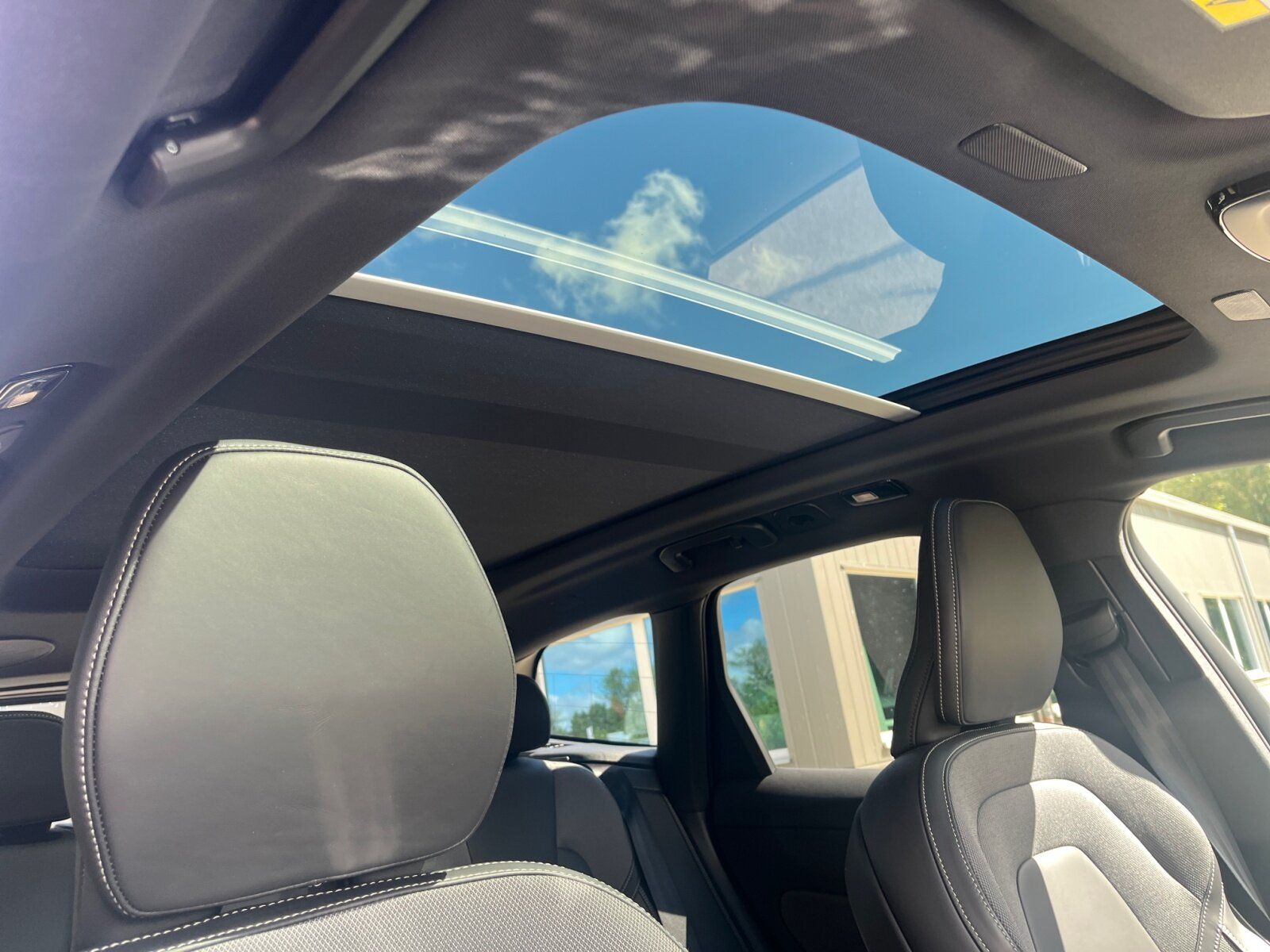 Volvo XC 60 T8 AWD Ultra Dark AHK+SITZH+KLIMA+360°RFK