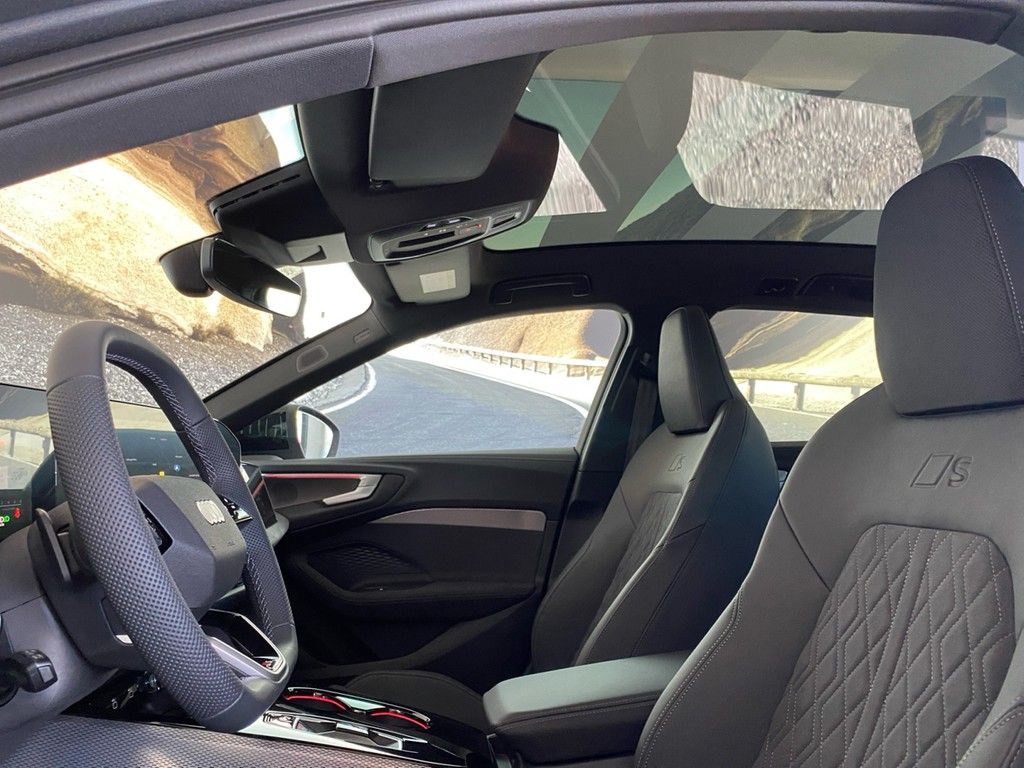 Audi A5 Avant e-hybrid quattro S line 270 kW HUD+360°