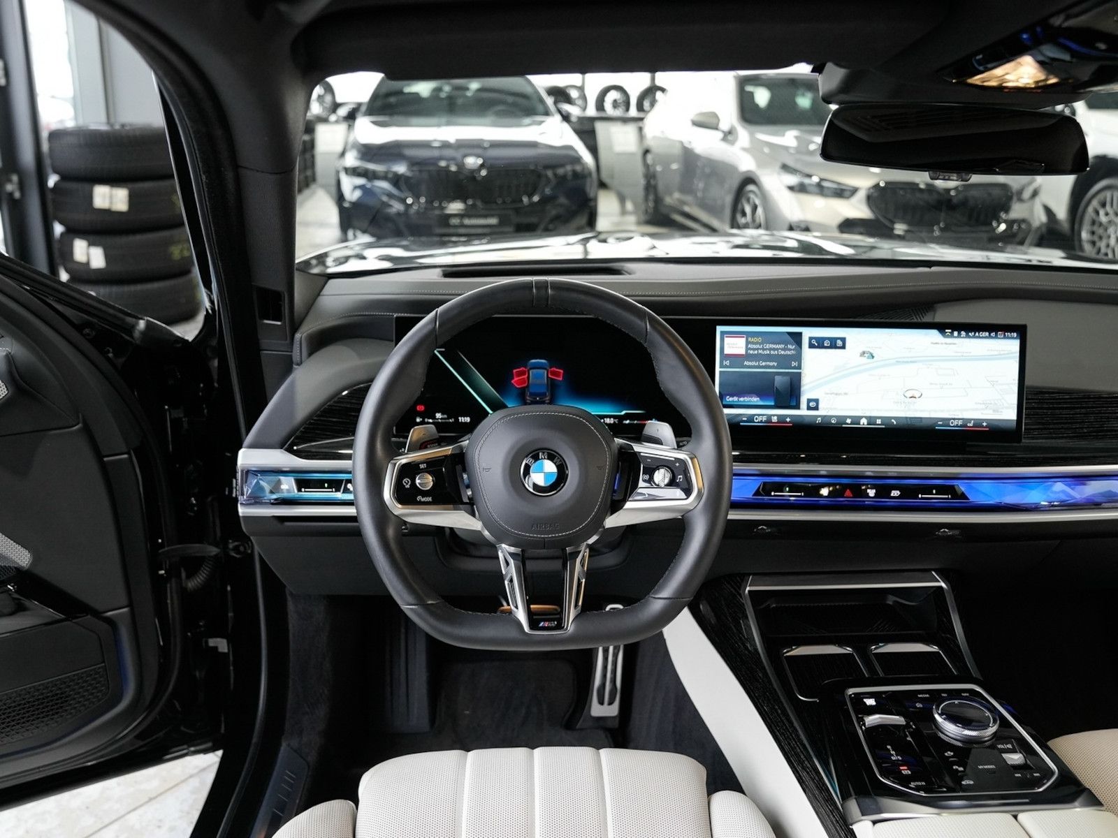 BMW 740d xDrive M SPORT PRO Sky-Lou. Autotür. FOND