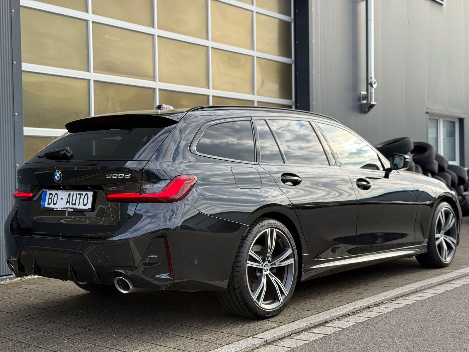 BMW 320 d xDrive M-SPORT FACELIFT AHK Innovation ACC