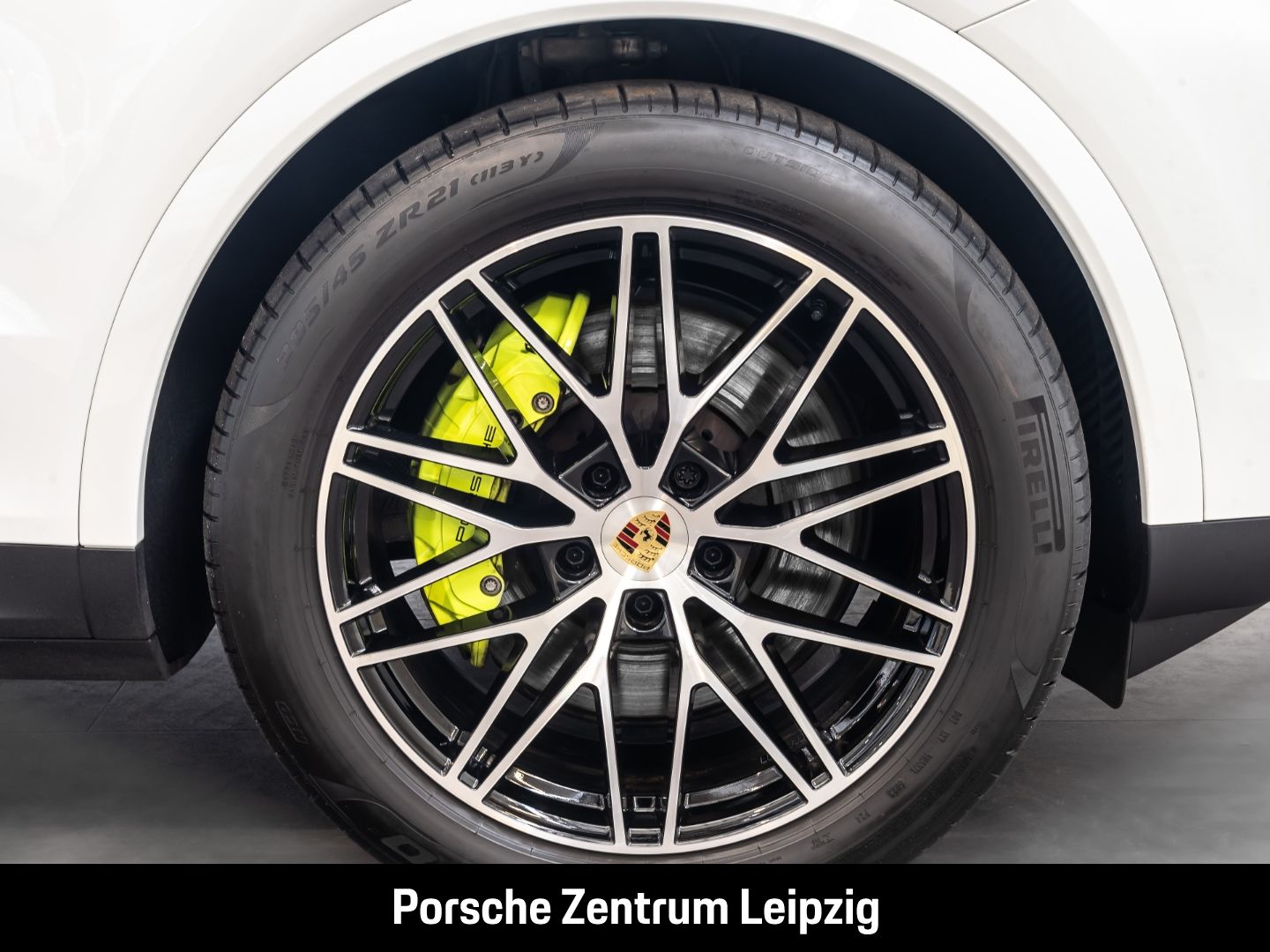 Porsche Cayenne E-Hybrid el.AHK InnoDrive Luft BOSE 360G