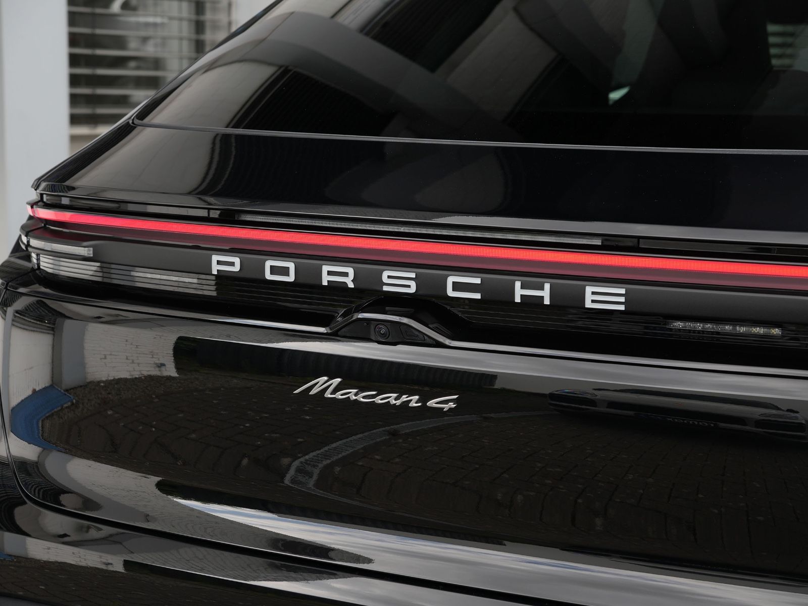 Porsche Macan 4 - Samsaru's Car Outlet