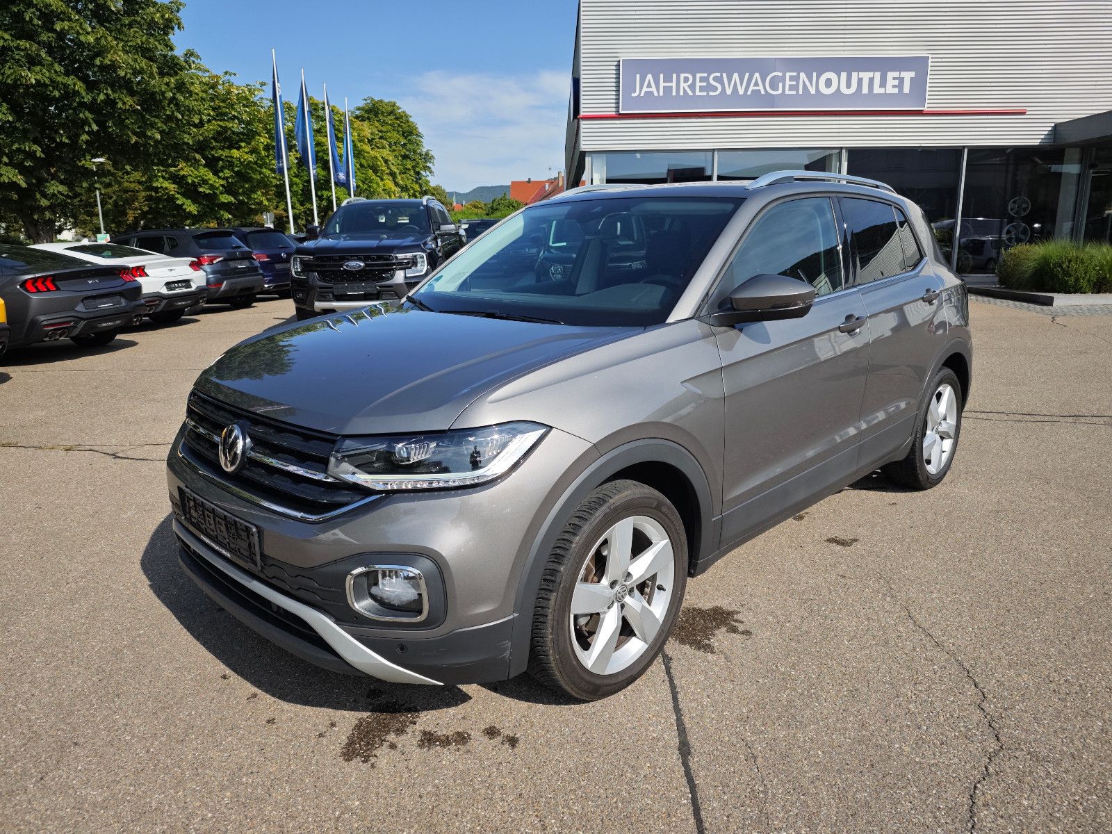 Volkswagen T-Cross Highline - Samsaru's Car Outlet