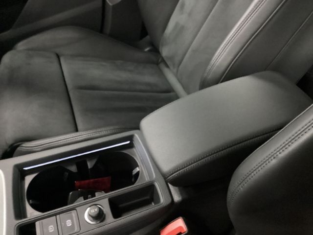Audi Q3 S line 35 TDI quattro S tronic - Samsaru's Car Outlet