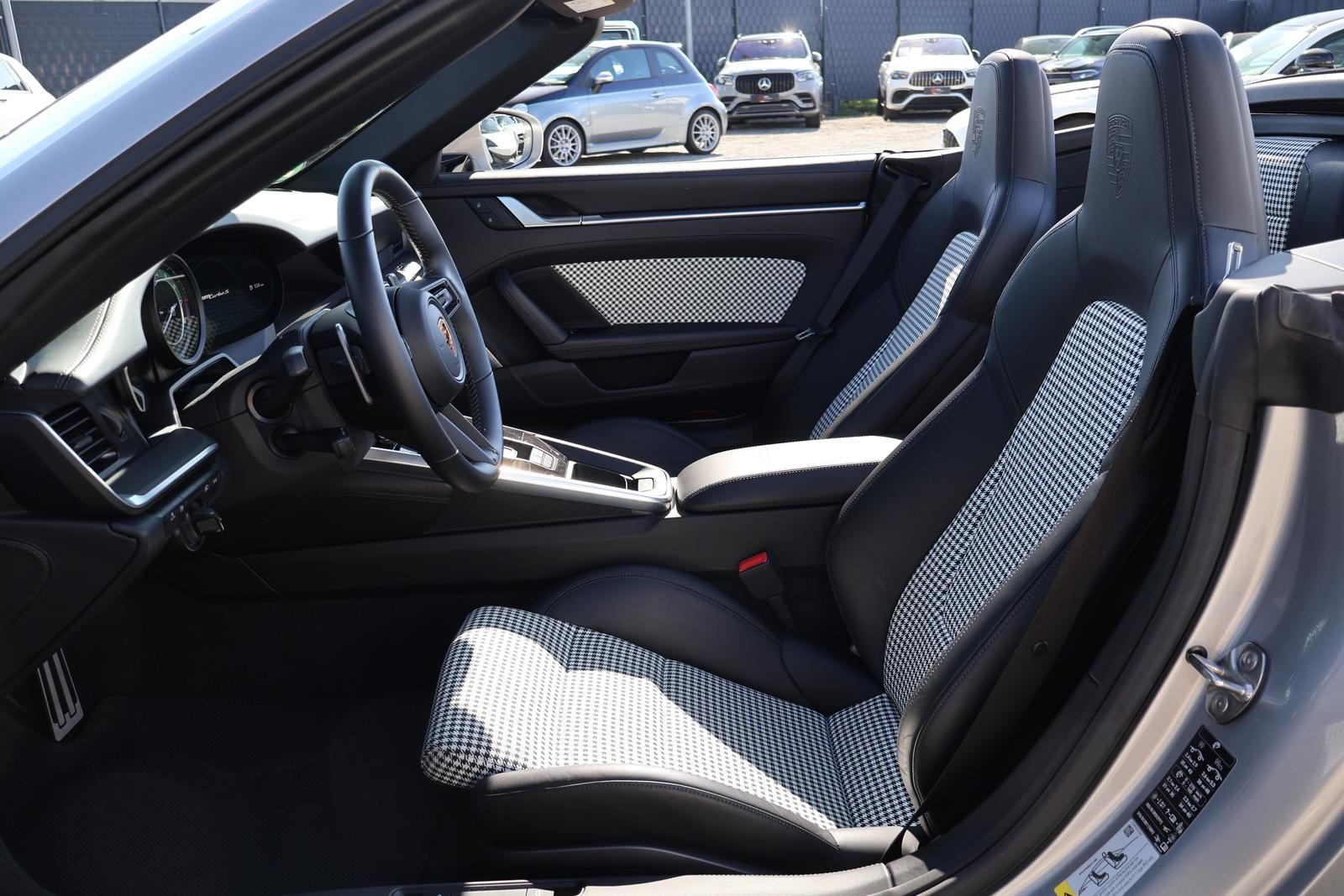 Porsche 992 - 911 Carrera Turbo S cabrio HERITAGE Manuf.