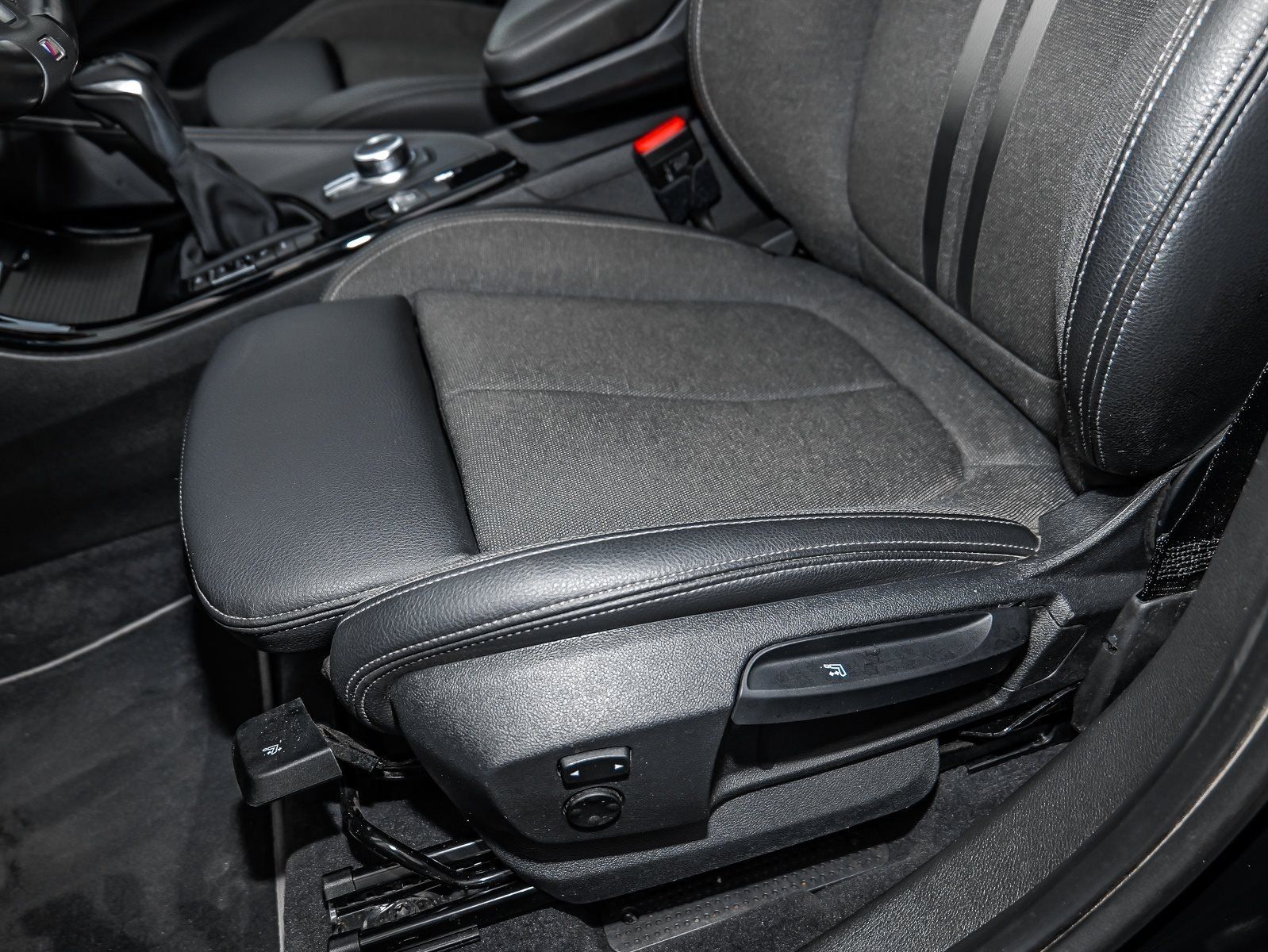 BMW X1 xDrive25e Sport Line - Samsaru's Car Outlet