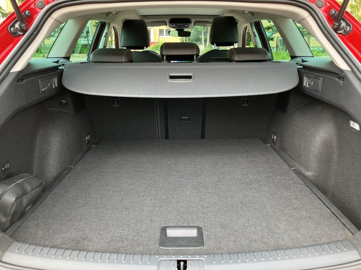 Seat Leon SPORTSTOURER XCELLENCE 1.5 eTSI DSG PANO