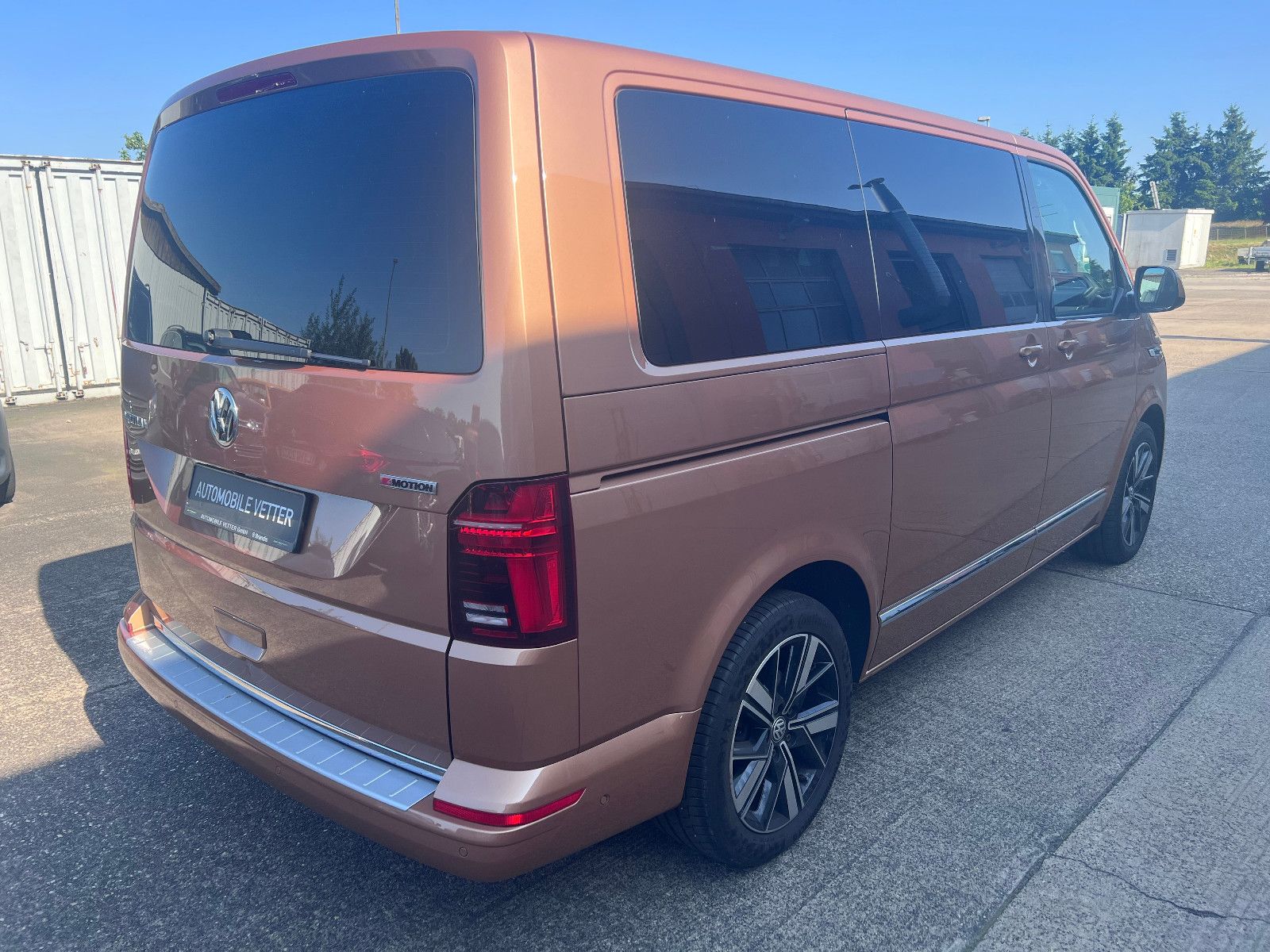 Volkswagen T6.1 Multivan Highline 4Motion - Samsaru's Car Outlet