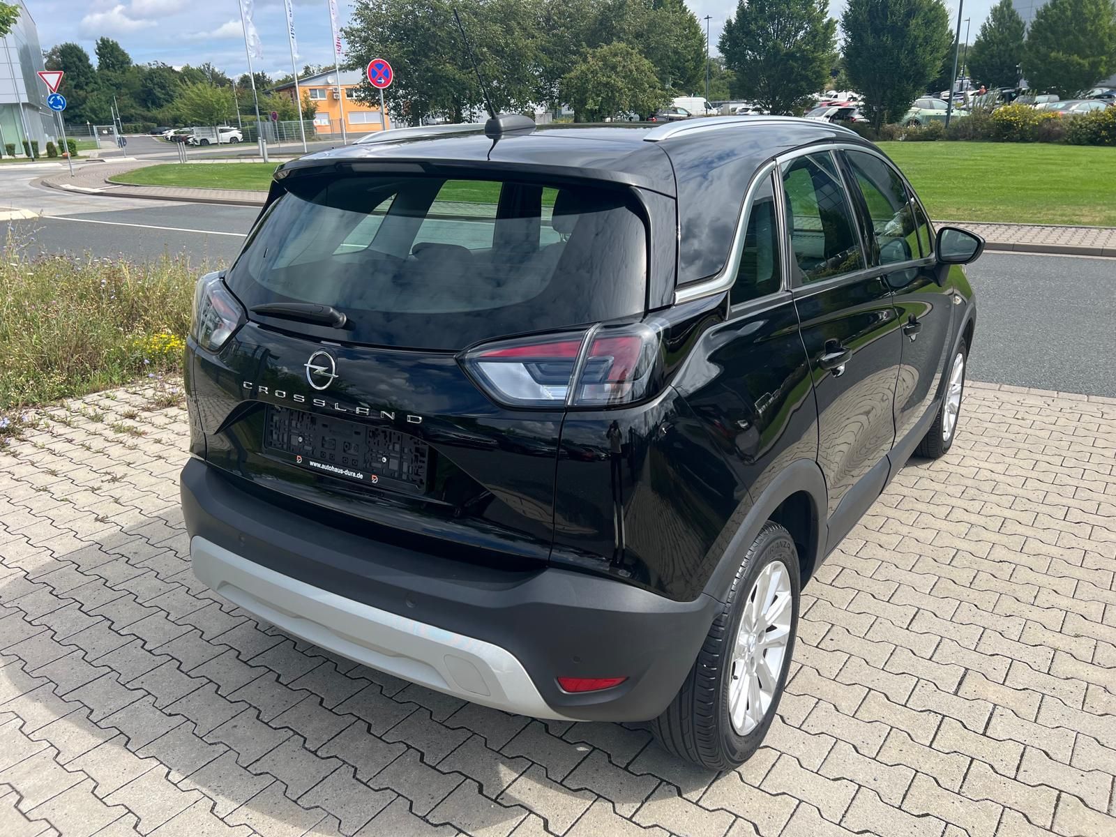 Opel Crossland 1.5 D Elegance Aut. - Samsaru's Car Outlet