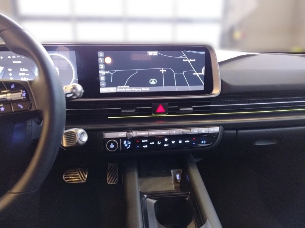Hyundai IONIQ 6 Uniq 4WD 77,4kWh 325PS Leder Matrix ACC