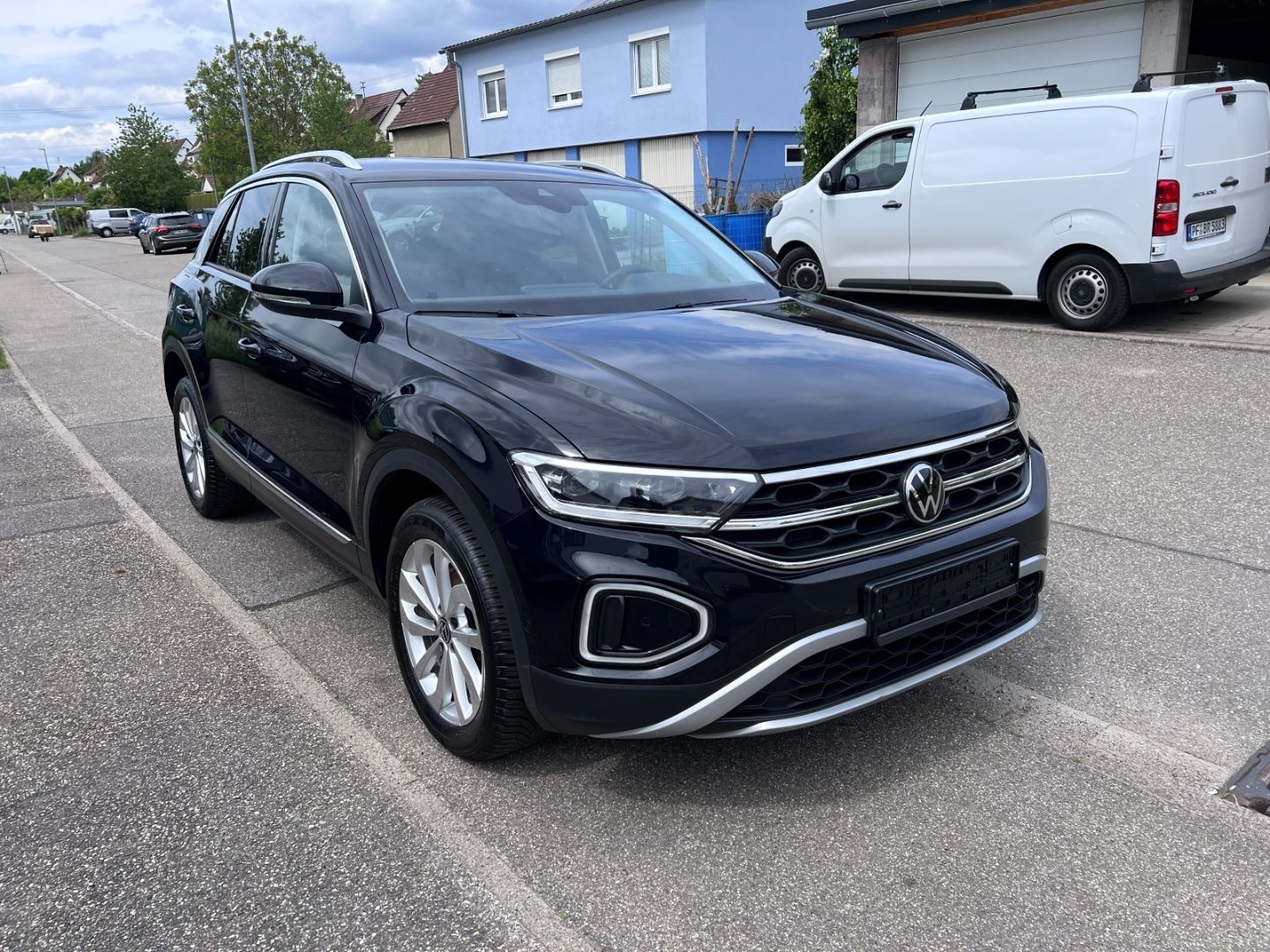 Volkswagen T-Roc 1.0TSI Style - Samsaru's Car Outlet