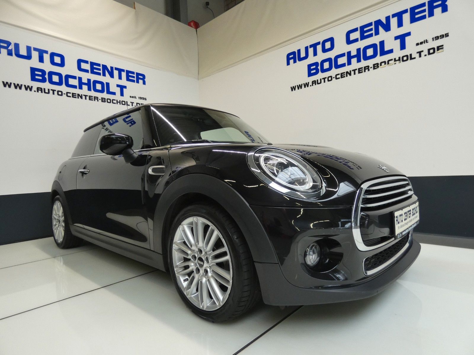 MINI Cooper Chili - Samsaru's Car Outlet