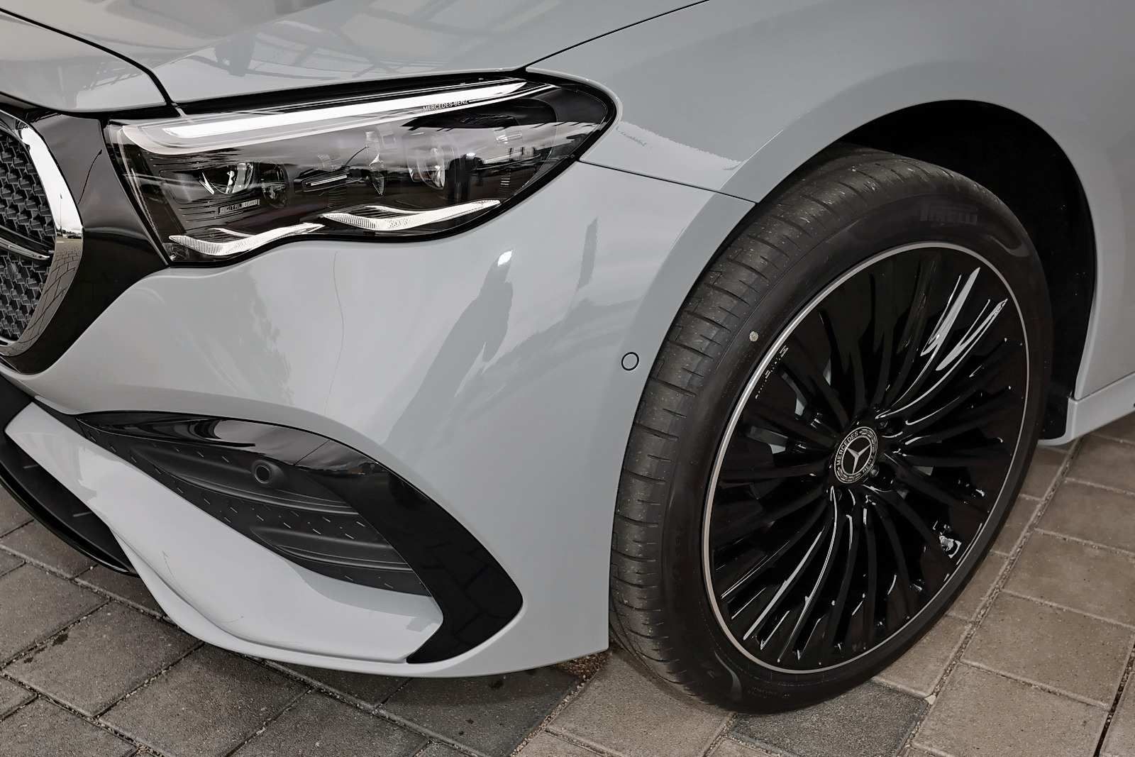 Mercedes-Benz E 450 d 4M T AMG Standhz.+360°+LED+AHK+Pano+HUD
