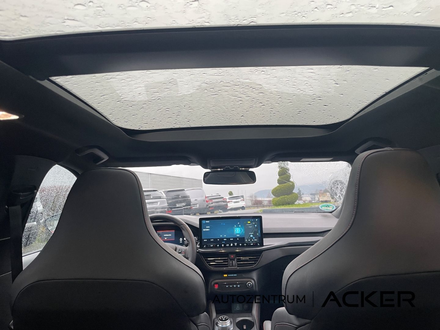 Ford Focus ST X Turnier  2.3 AT. Pano/aAHK/ACC -34%*