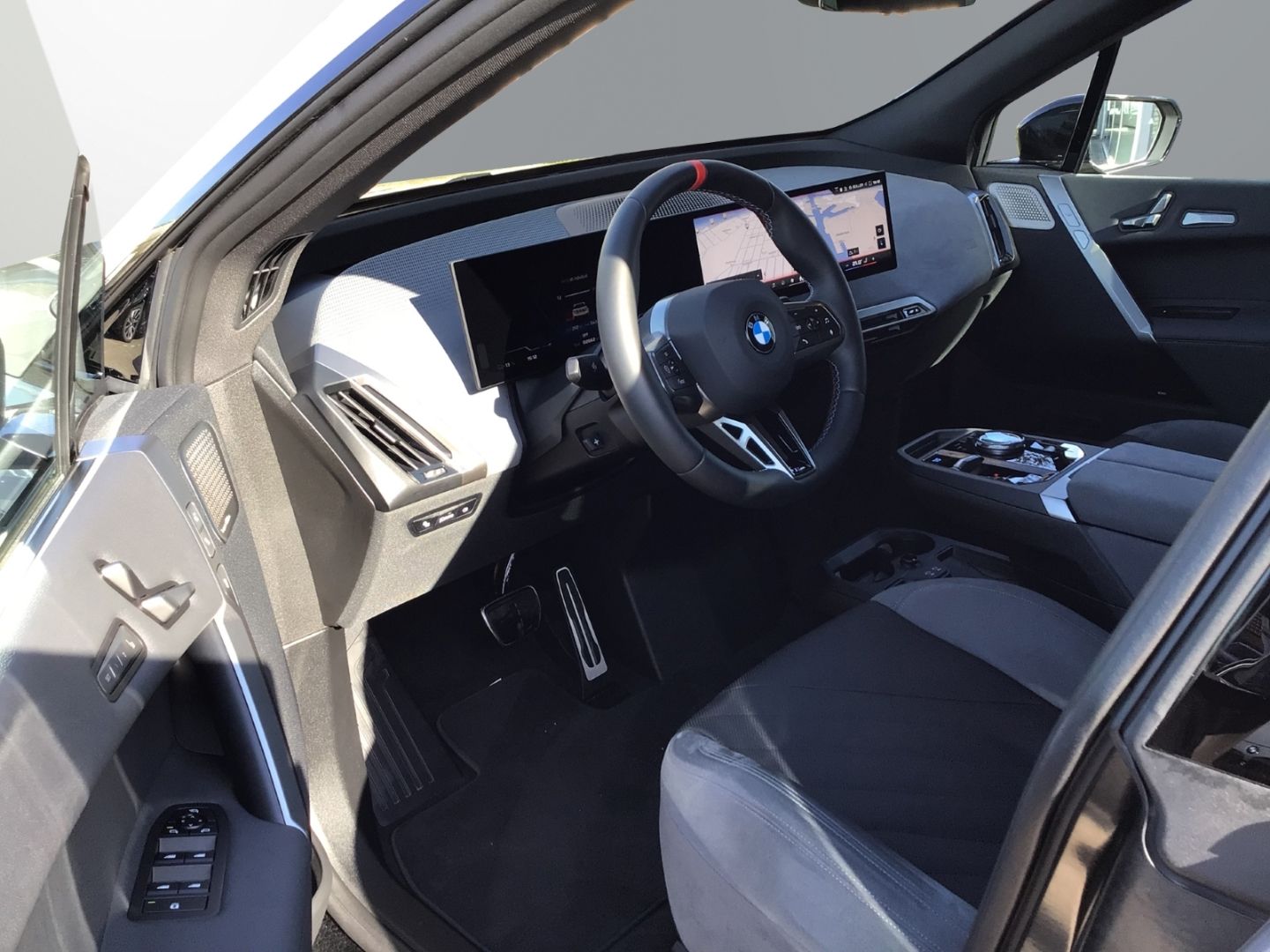 BMW iX M70 xDrive AHK/ACC/Panorama/Autobahnassistent