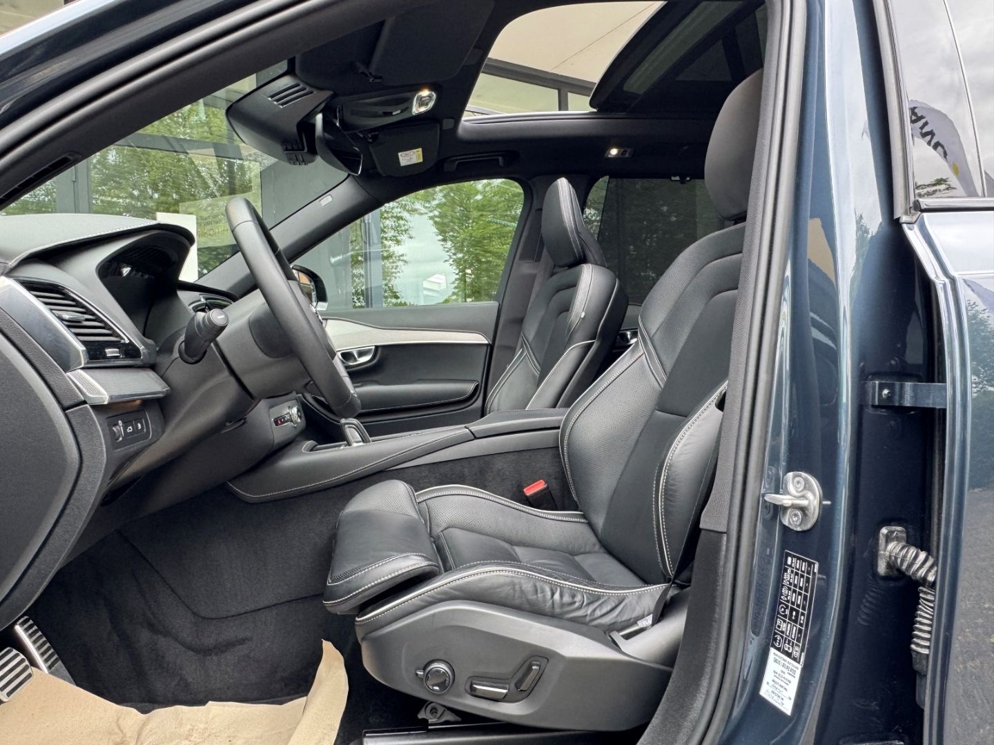 Volvo XC90 R Design Edition Recharge AWD - Samsaru's Car Outlet