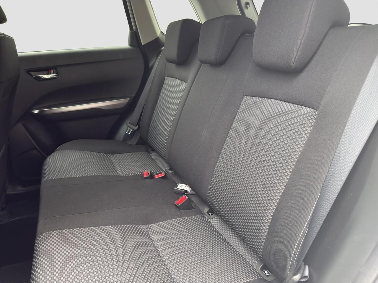 Suzuki Vitara 1.4 Mild-Hybrid GL 4x4 - Samsaru's Car Outlet