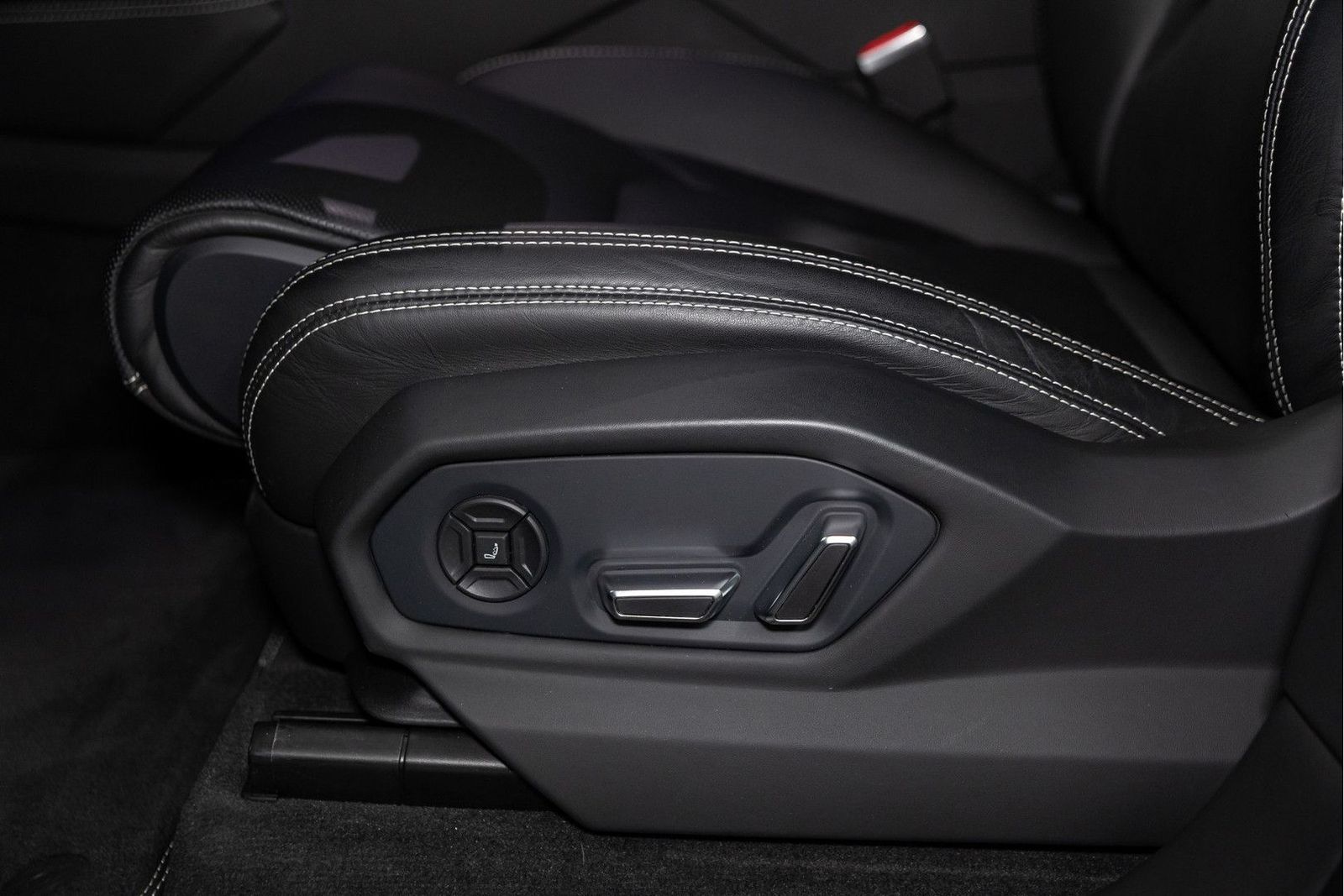 Lamborghini Urus - Samsaru's Car Outlet