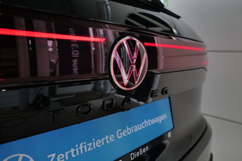 Volkswagen Touareg 3.0TDI R-Line BlackStyle Pano 360° Dynau