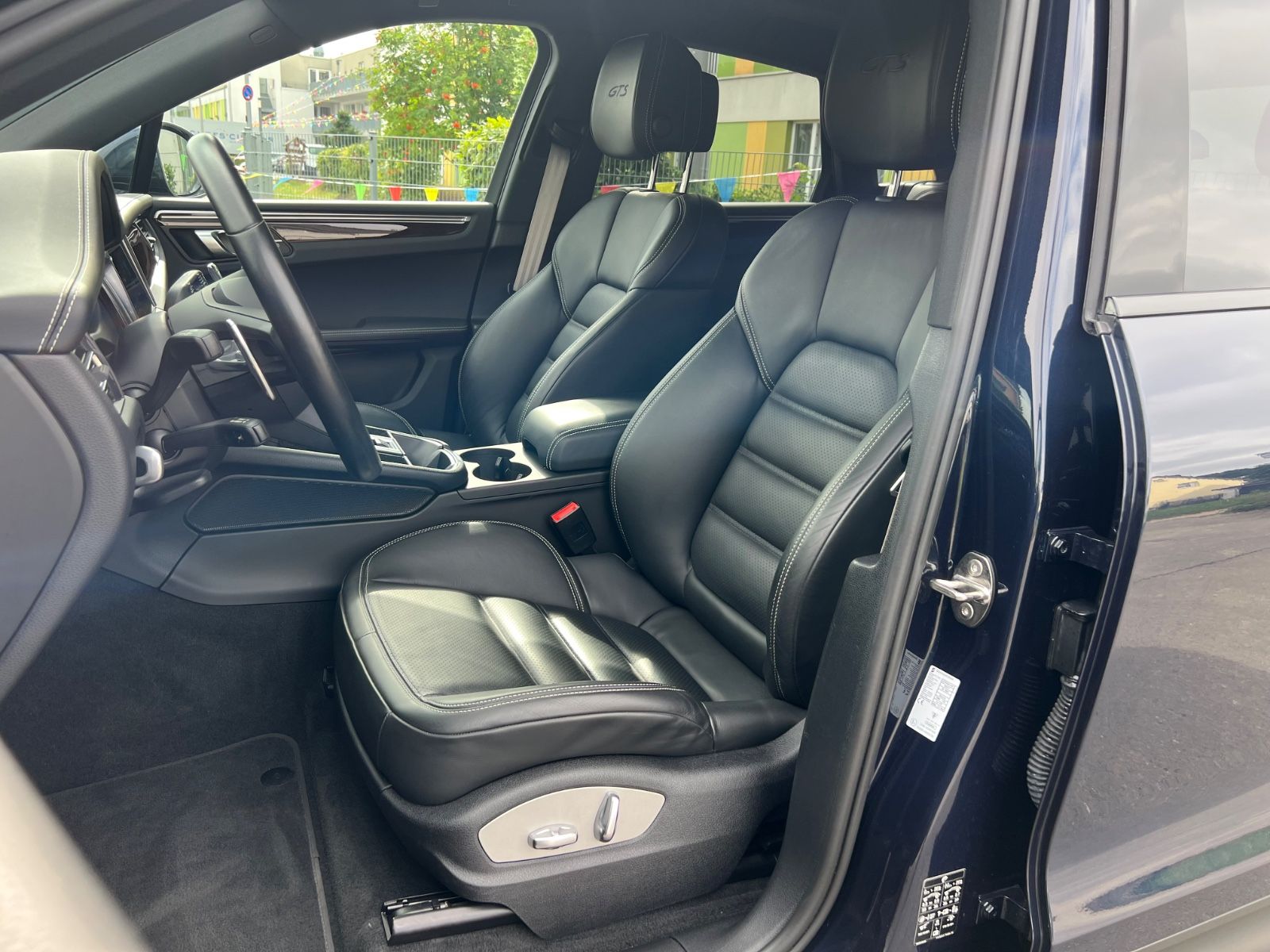 Porsche Macan GTS - Samsaru's Car Outlet
