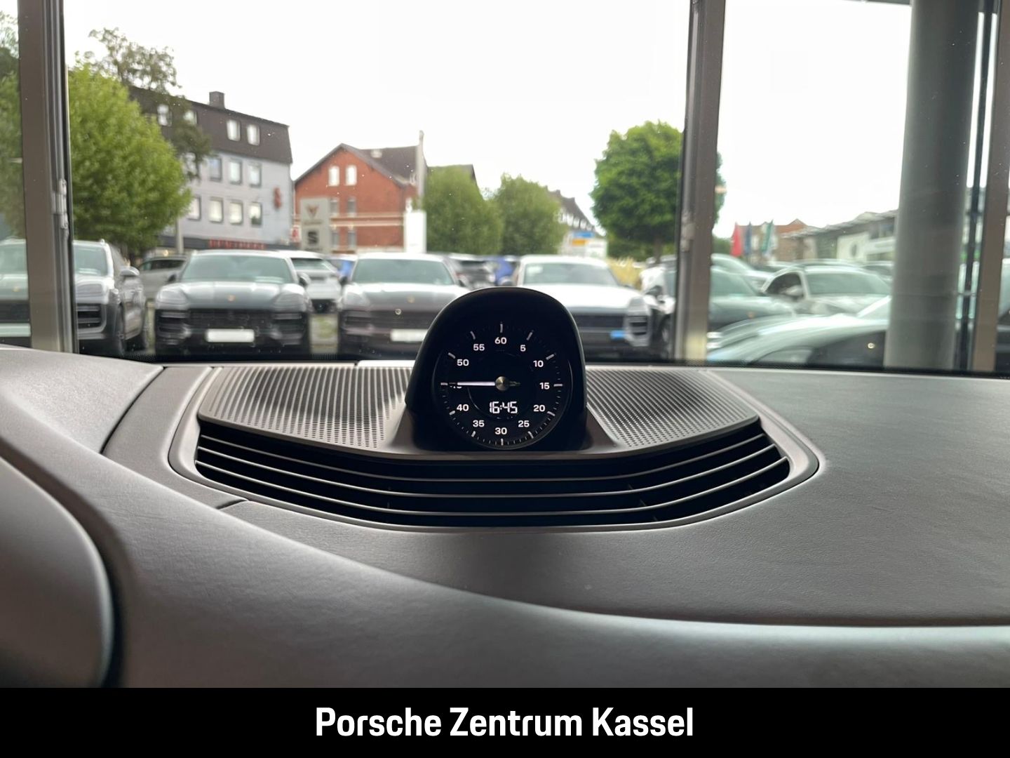 Porsche Taycan Turbo S Cross Turismo