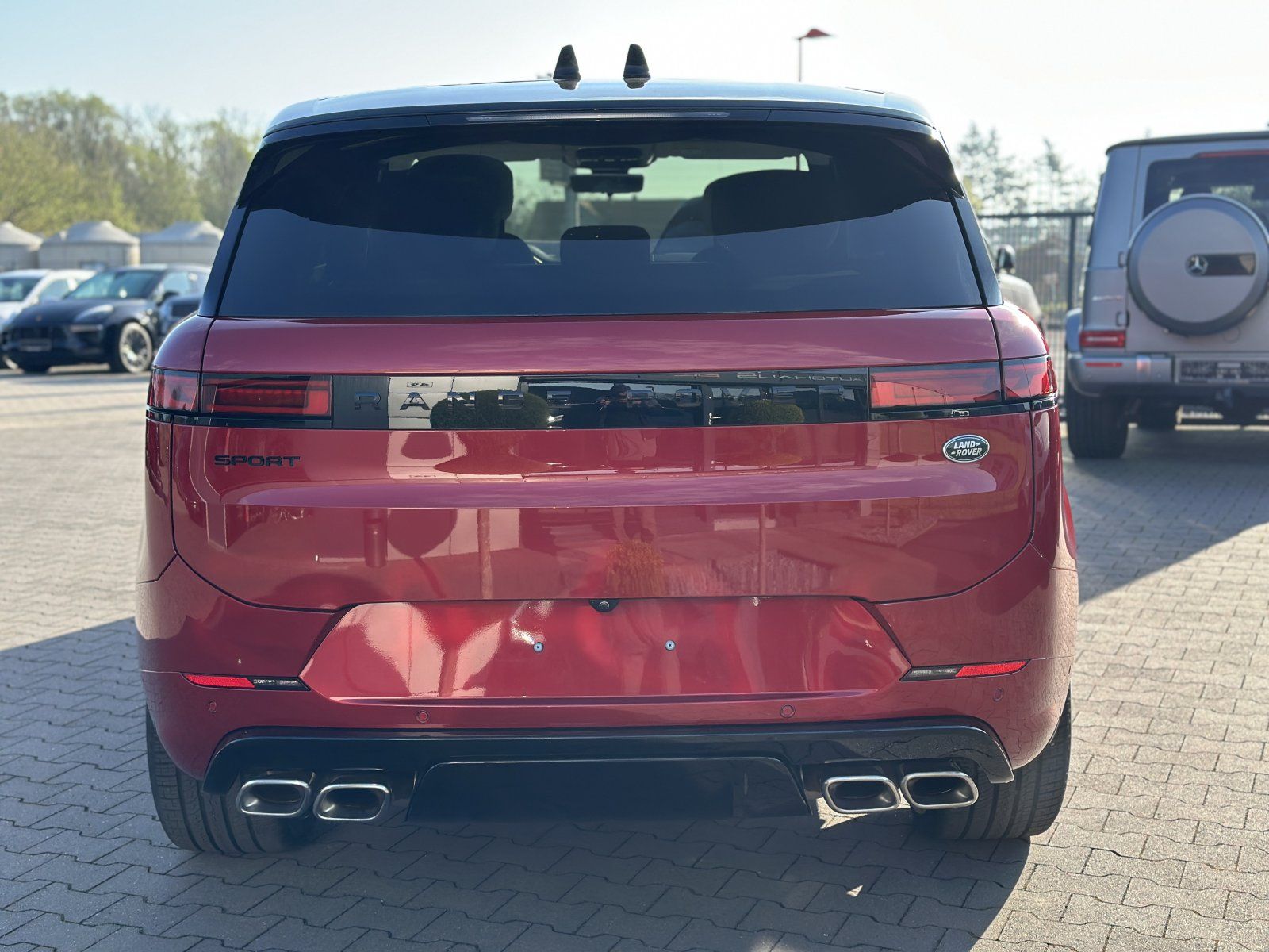 Range Rover Sport P530 4.4 V8 First Edition - Samsaru's Car Outlet