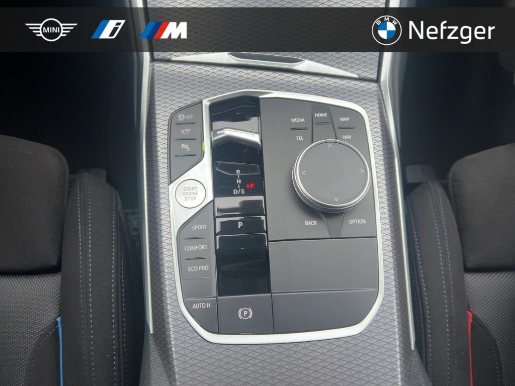 BMW 330 d xDrive Touring M Sport Park-Assistent HiFi