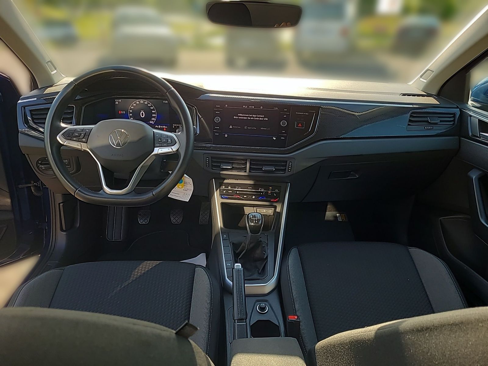 Volkswagen Taigo 1.0 TSI LIFE - Samsaru's Car Outlet