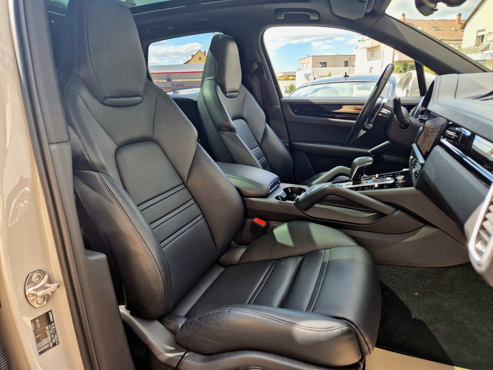 Porsche Cayenne E-Hybrid +SPORTABGAS+PANO+HUD+MEMORY+