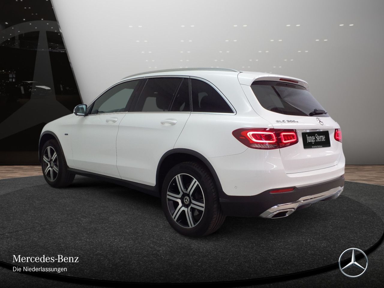 Mercedes-Benz GLC 300 e 4M AMG - Samsaru's Car Outlet