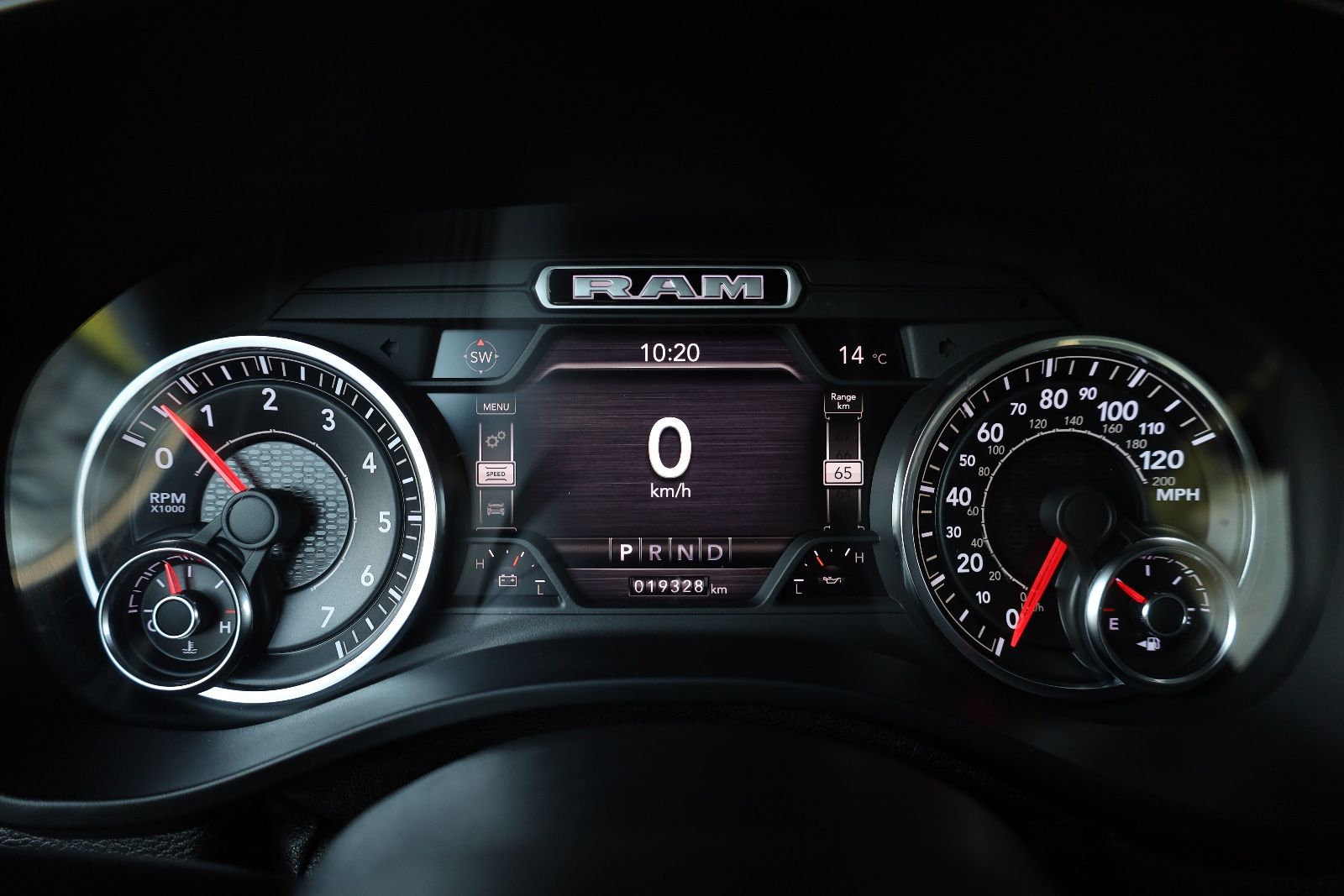Dodge RAM 5.7 BigHorn/BRCGAS/AHK/SHZ/SBL/NAVI/TEMP/R20