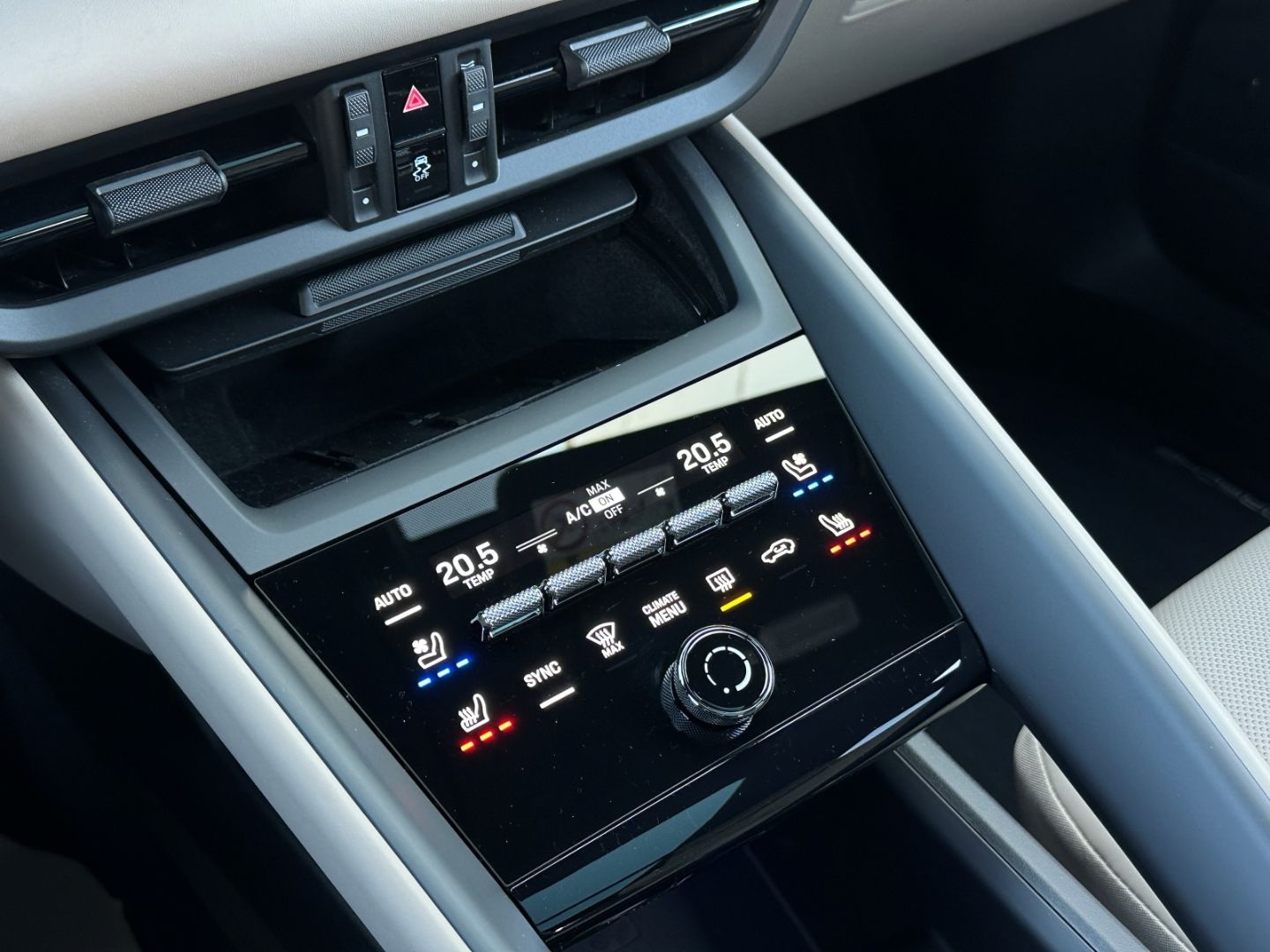 Porsche Macan 4 HUD KLIMASITZE PANO MATRIX BOSE KEYLESS