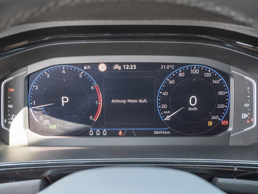 Volkswagen T-Roc 1.5 TSI DSG Style - Samsaru's Car Outlet