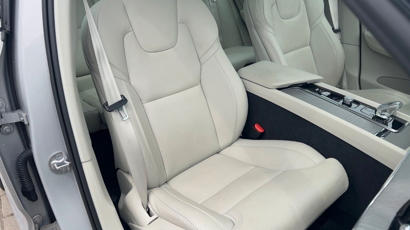 Volvo XC60 B5 D Ultimate Bright AWD*AHK*STHZG*Massage*