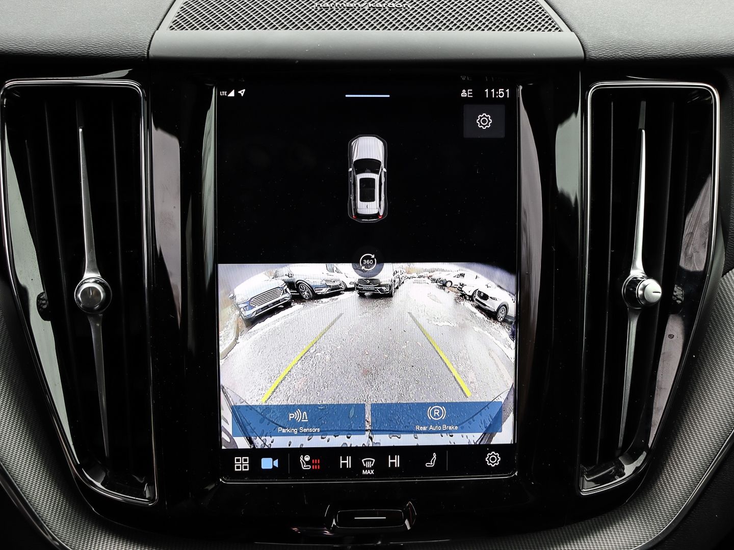 Volvo XC60 Plus Black Edition Recharge Plug-In Hybrid